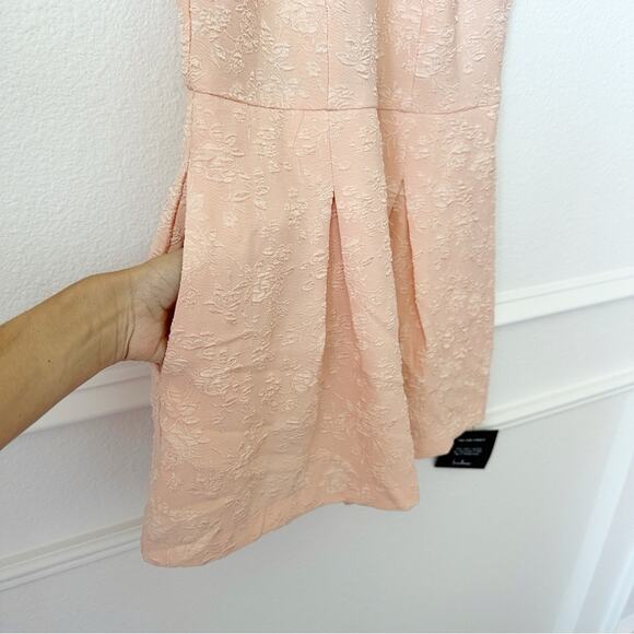 NWT Lulus Entirely Darling Floral Jacquard Halter Romper in Blush Pink XS - Picture 4 of 7